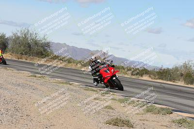 media/Nov-16-2025-Race Pace (Sun) [[8c5fa54630]]/Non Verified Riders (1st 20 Minutes)/3-Turn 3 Inside (11am)/